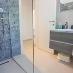 Mia *